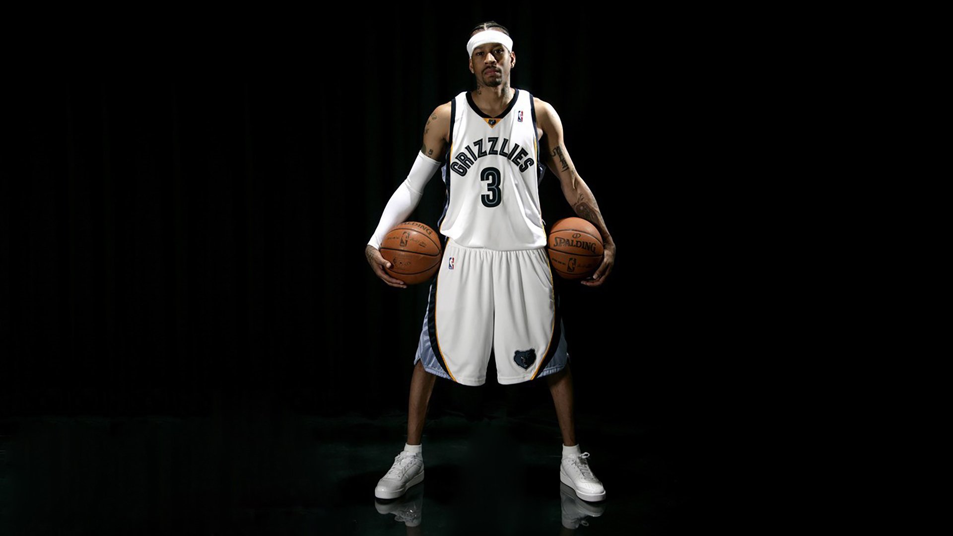 开云体育最新地址-交易传闻爆棚：某球队或送走关键首发，引发联盟震动